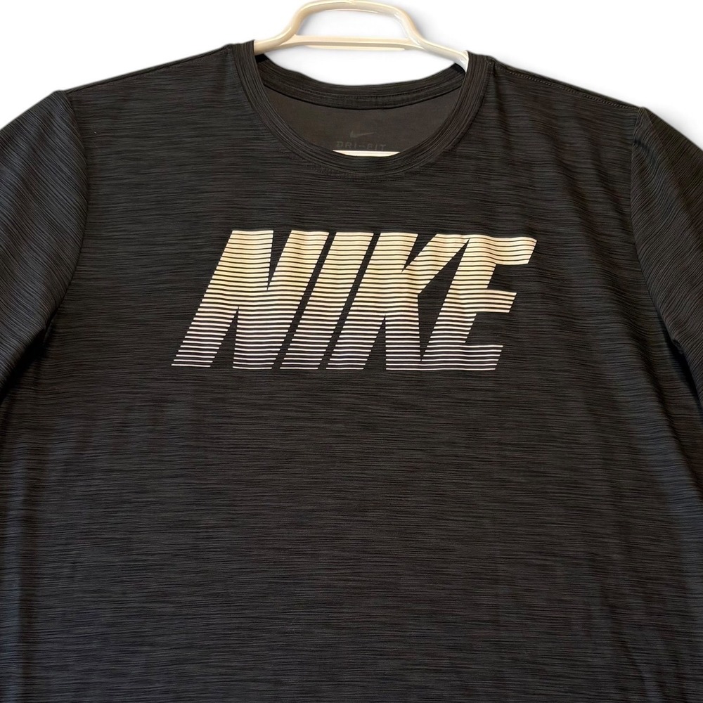 Nike Mens Dri-FIT Graphic Training T-Shirt Charcoal Heather Gray L